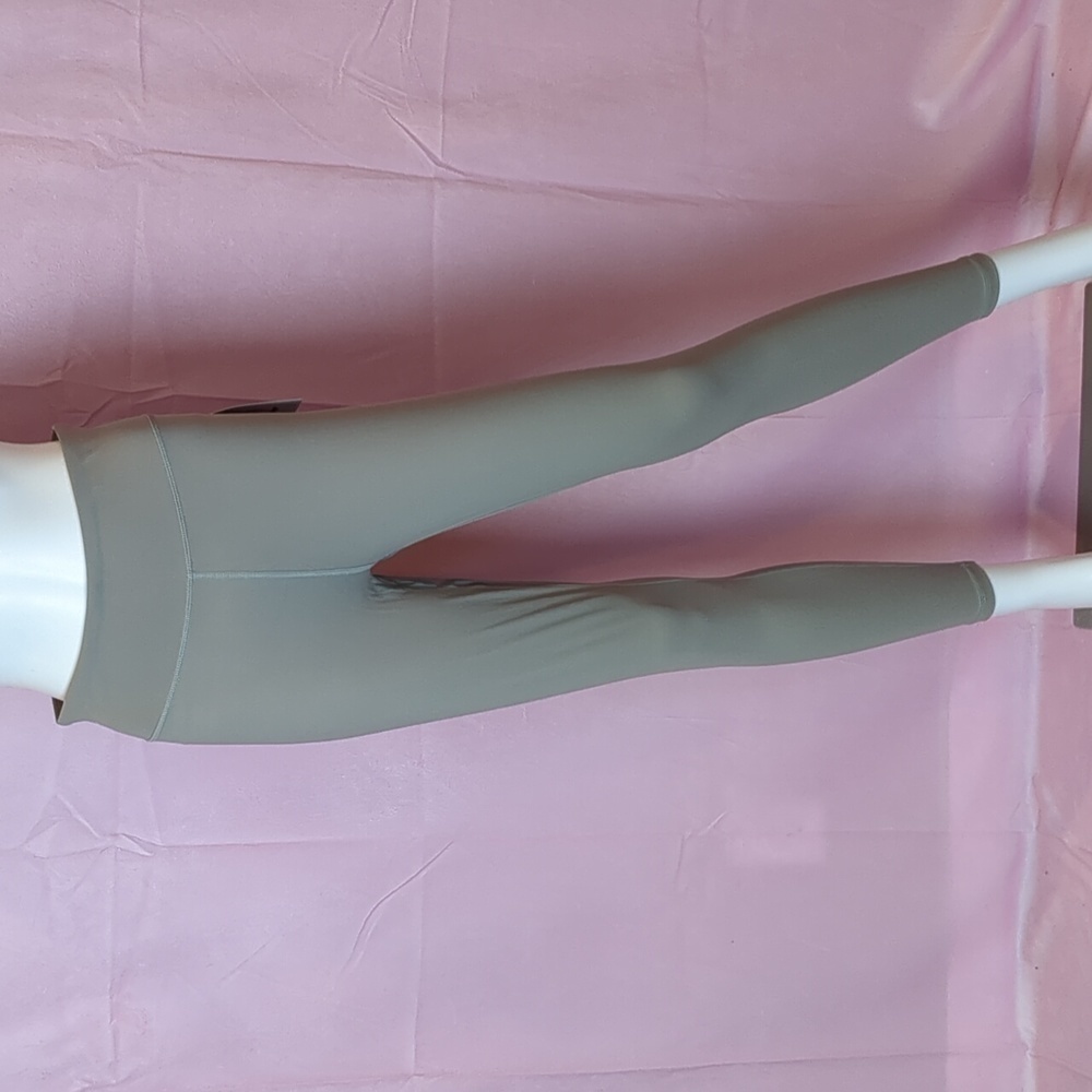 Fashion Nova Crunch Time Active Scrunch Butt Leggings in Sculpt Tech Taupe M